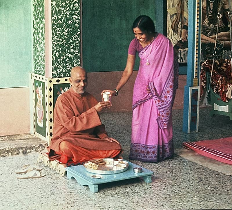 Swami Kripalvananda (Swami Kripalu) and Urmila Desai (Mataji) at Malav Ashram