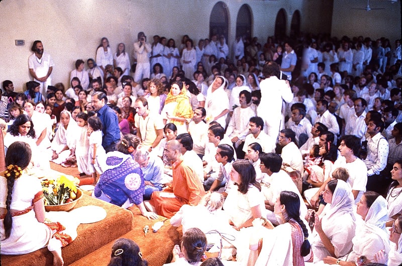Mahasamadhi 1981. Swami Kripalvananda's (Swami Kripalu's) last Darshan, North America • Summit Station Pennsylvania, Kripalu Yoga Retreat–September 27, 1981