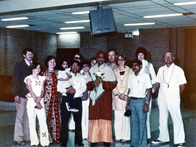 Swami Kripalvananda (Swami Kripalu) at Omaha Eppley Airport group darshan - April 8, 1978