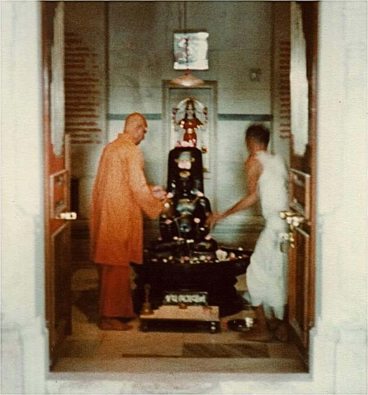 Swami Kripalvananda (Swami Kripalu) in Kayavarohan, India