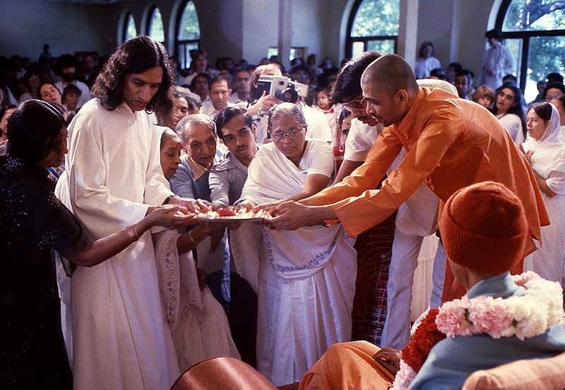 Mahasamadhi 1981. Last Darshan in America, Puja to Bapuji