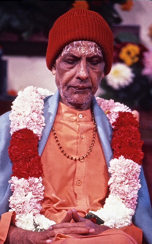 Mahasamadhi 1981. Swami Kripalvananda's (Kripalu's) Last Darshan in America