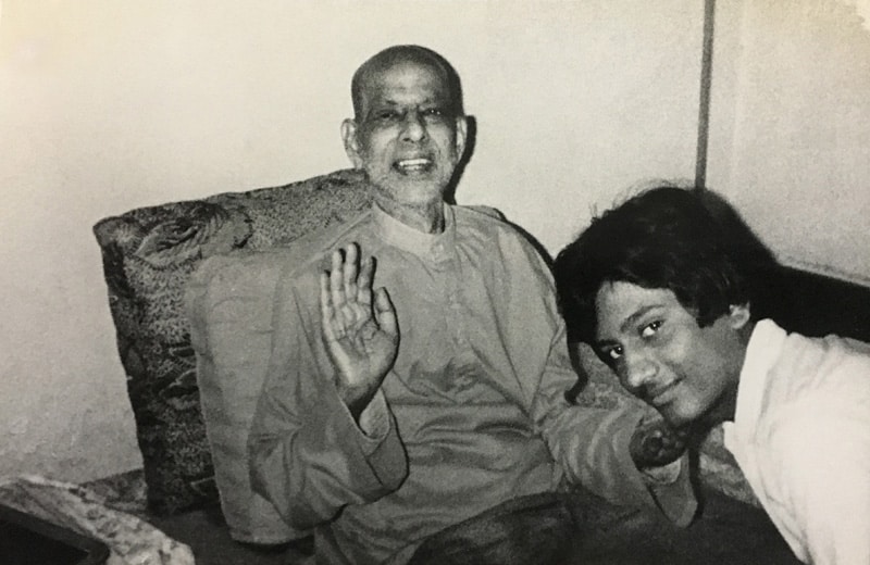 Mahasamadhi 1981. Swami Kripalvananda (Swami Kripalu) with Bharat Chandrakant Patel.