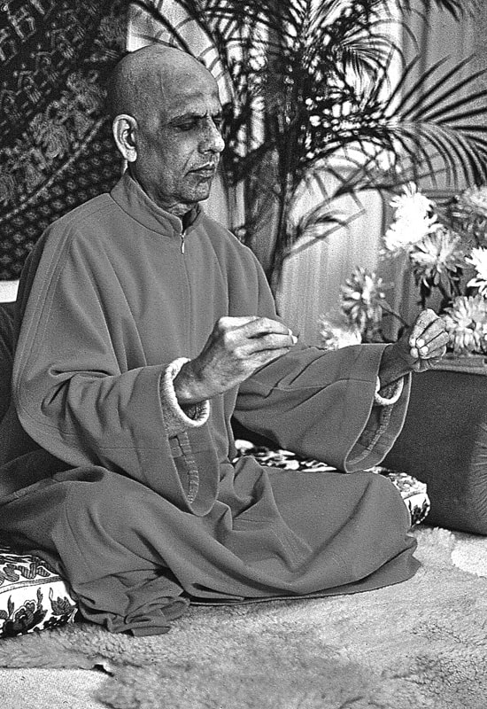 Swami Kripalvananda (Swami Kripalu) Mudras