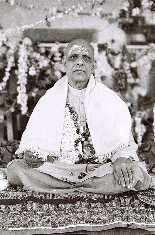 Swami Kripalvananda (Swami Kripalu) at his 60th Birthday celebration in the villages of Rajpipla and Umalla – January 13, 1974