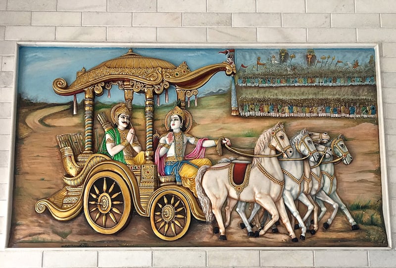 Prana Pratishtha 2016. Battlefield of Kurukshetra with Arjuna as a passenger and Krishna as the charioteer.