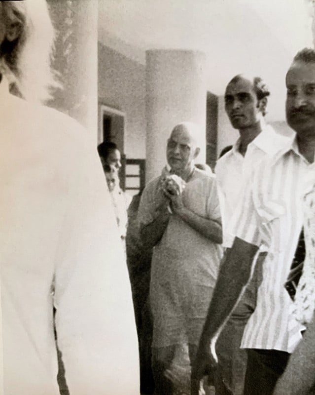 Swami Kripalvananda's (Swami Kripalu's) journey to America: Departs Vadodara on Flight to Mumbai, on May 11, 1977. Stays one week with the family of Ramanbhai Patel.