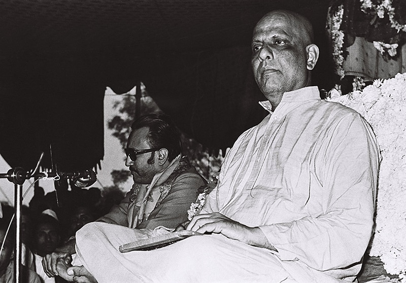 Coming Out of Silence Speech. (L-R) Jagadguru Shankarcharya of Dwarka and Swami Kripalvananda (Swami Kripalu). January 4, 1971.