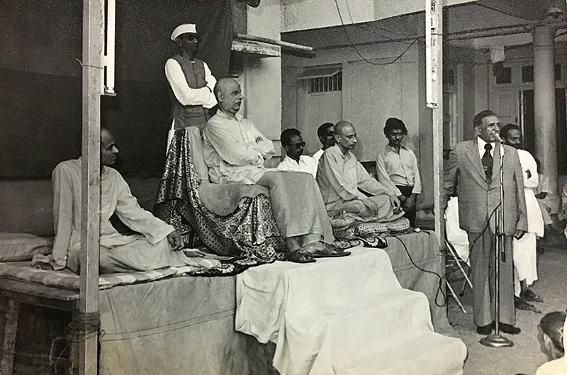 Swami Kripalvananda (Swami Kripalu) at Ramanbhai Patel's Home
