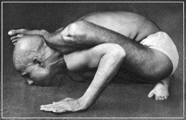 Swami Kripalvananda (Swami Kripalu) in Bhunamana Siddha Sirasana pose.